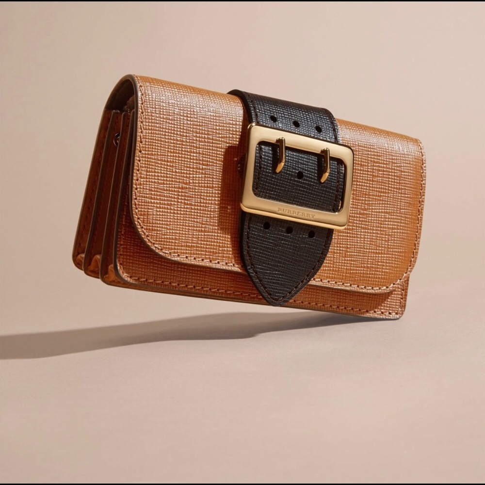 COPY - Burberry Clutch